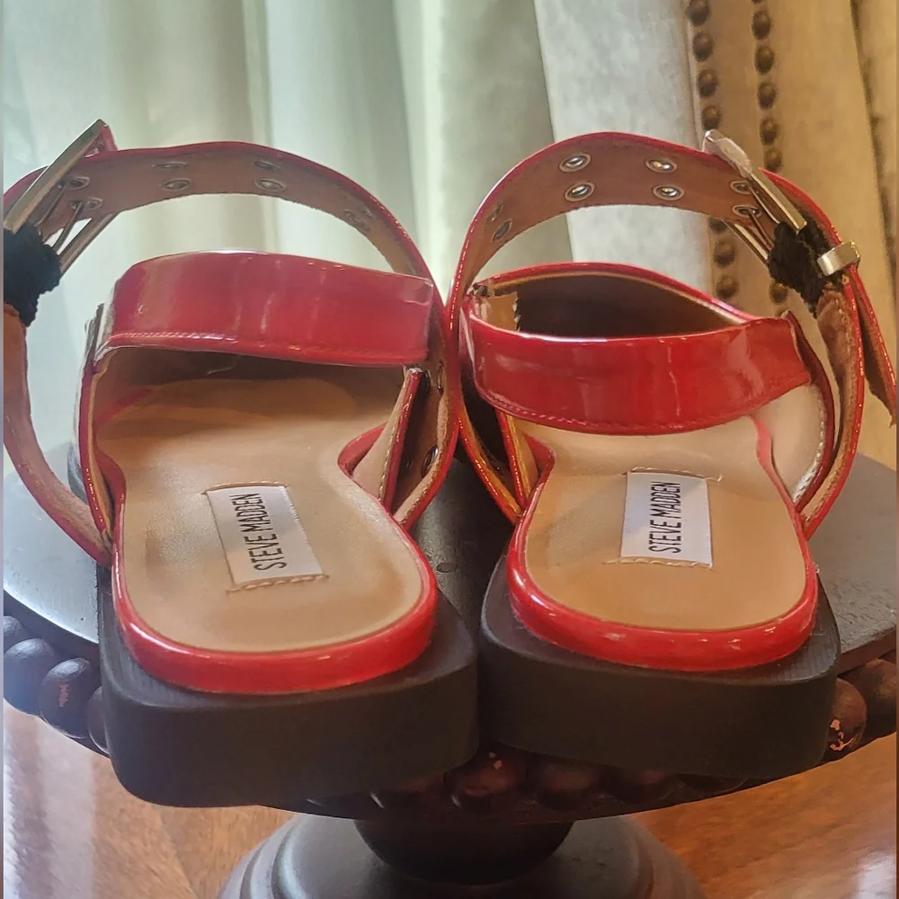 Steve Madden Graya Red Patent Flats with Strap Size, 10